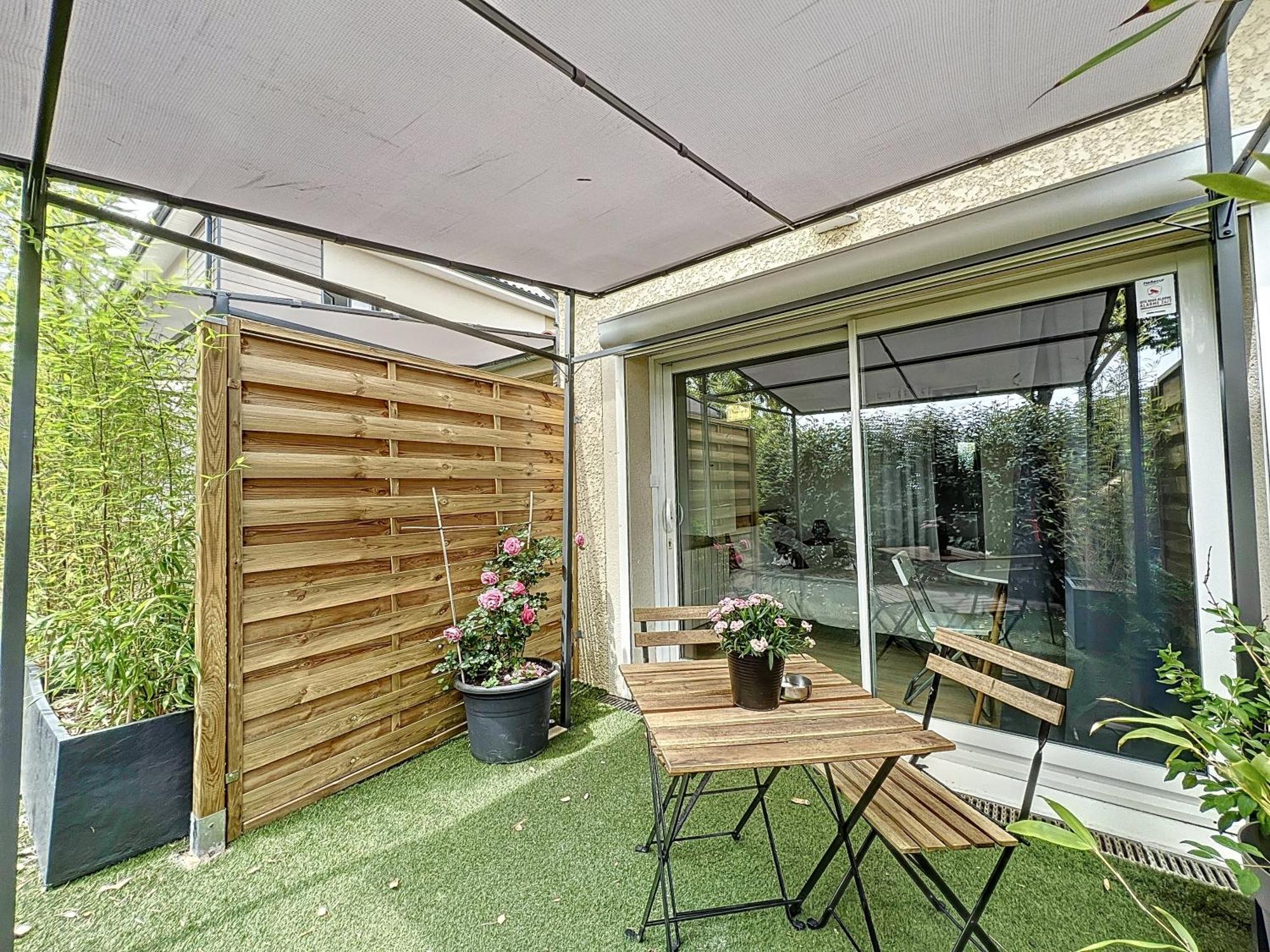 Appart'Hotel Le Clos Lassagne A Brignais - Lyon Sud Exterior photo